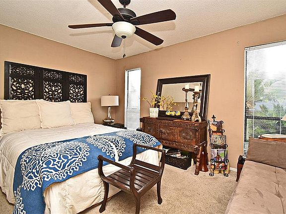 3rd image of 686 LAKE VILLAS DRIVE #686