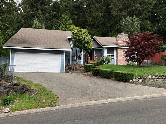 2nd image of 591 NE Conifer Dr