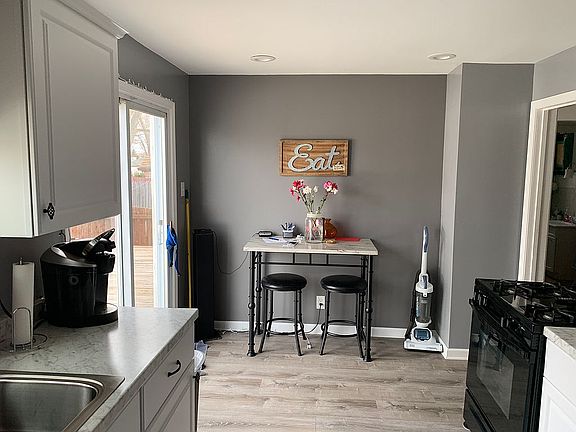 3rd image of 48 Moulton Ave