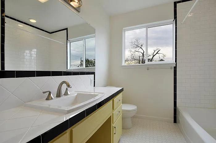 2 bed, 850 sqft, $1,750 — Photo 4