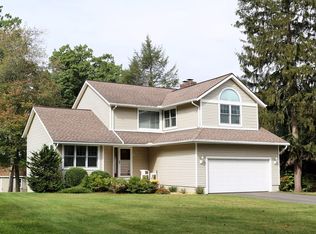 28 Mountainview St, Ludlow, MA 01056