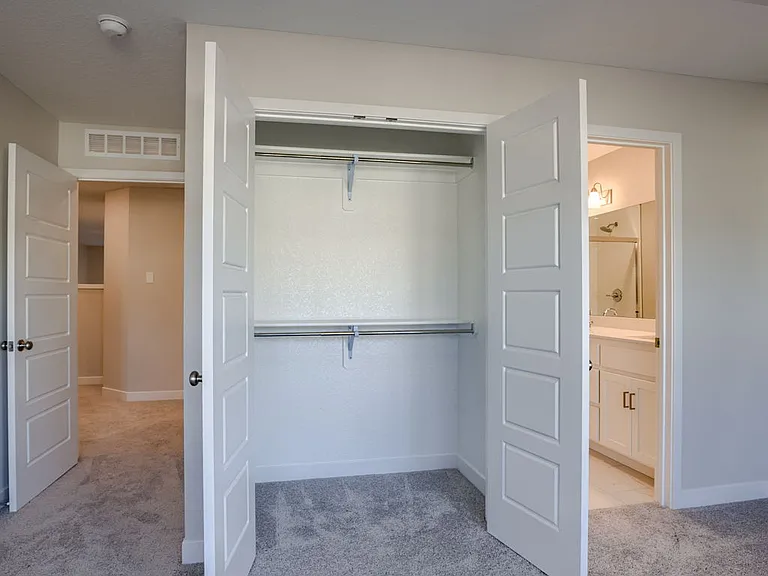 3735 SW Clayton Pl — Photo 13