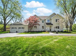 72 E Social Row Rd, Dayton, OH 45458