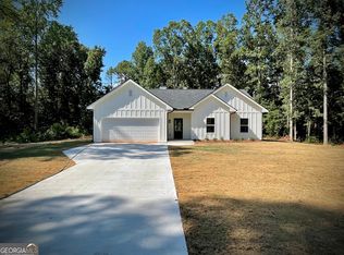 69 Farm Ln, Royston, GA 30662