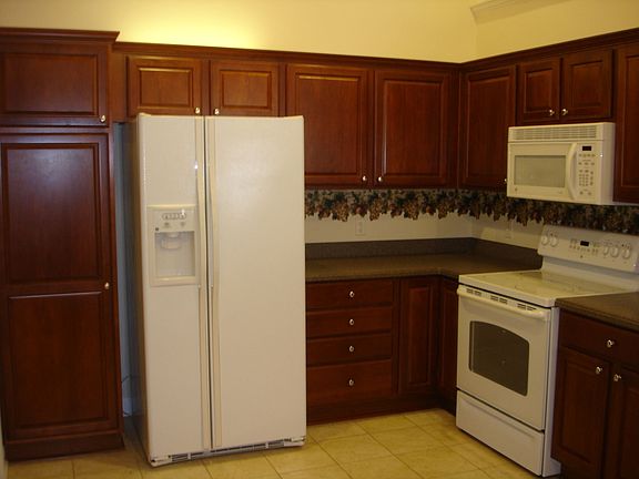 Kitchen w/Cherry Cabinets