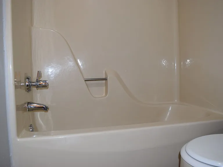 121 Perth Ct — Photo 9