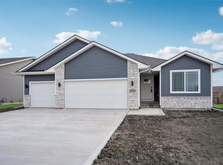 2317 Oxley Dr, Granger, IA 50109