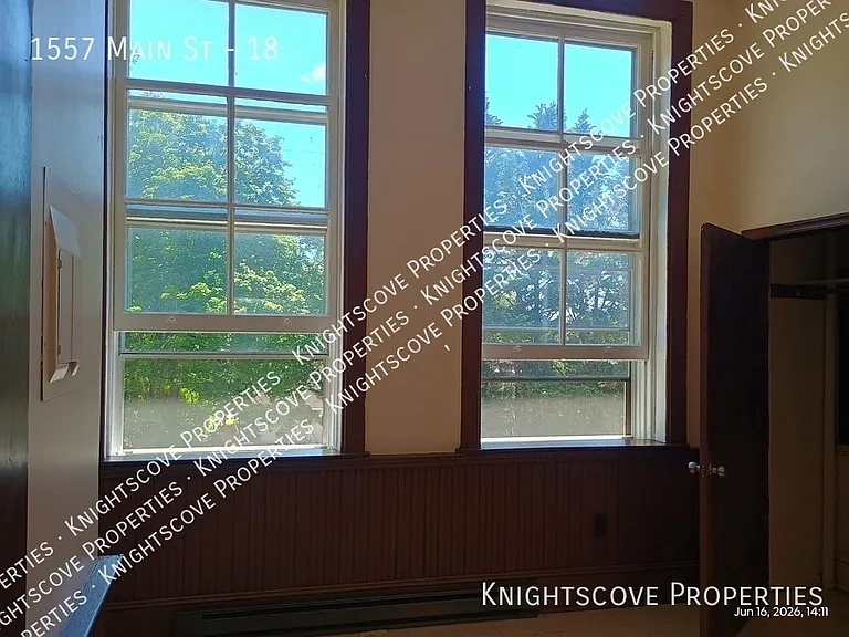 1557 Main St #18 — Photo 3