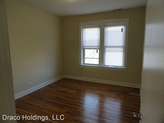 5th image of 3537 W Ainslie St APT 2