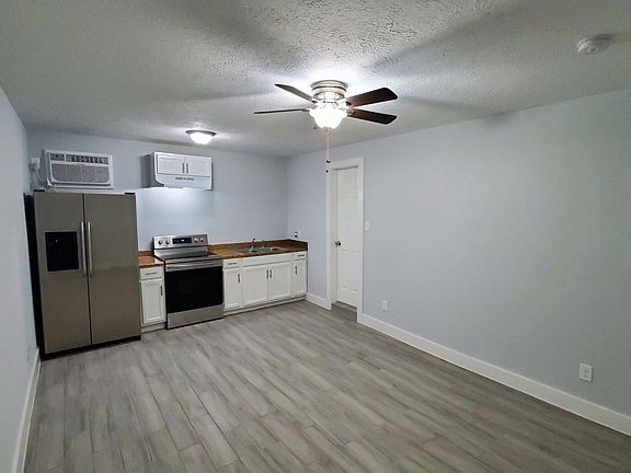 2nd image of 2604 Auburndale St