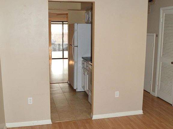 4th image of 4022 Mount Vernon Ave #4022