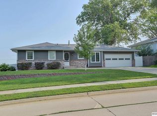 690 Elm St, Springfield, NE 68059