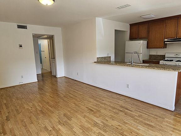 3rd image of 11919 Idaho Ave APT 3