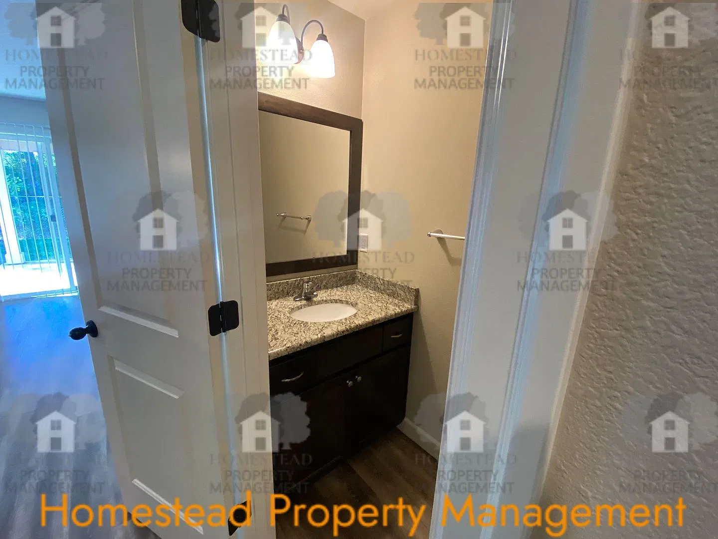 3 Bedroom Duplex! — Photo 4