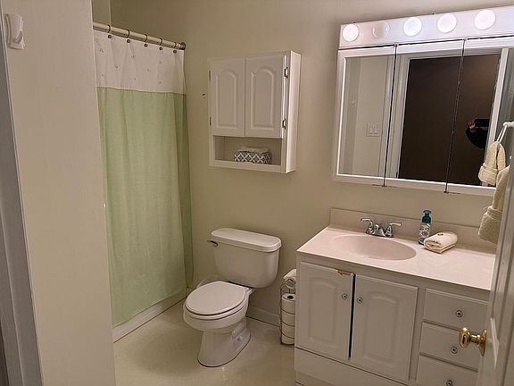 5th image of 2030 Valley Dr