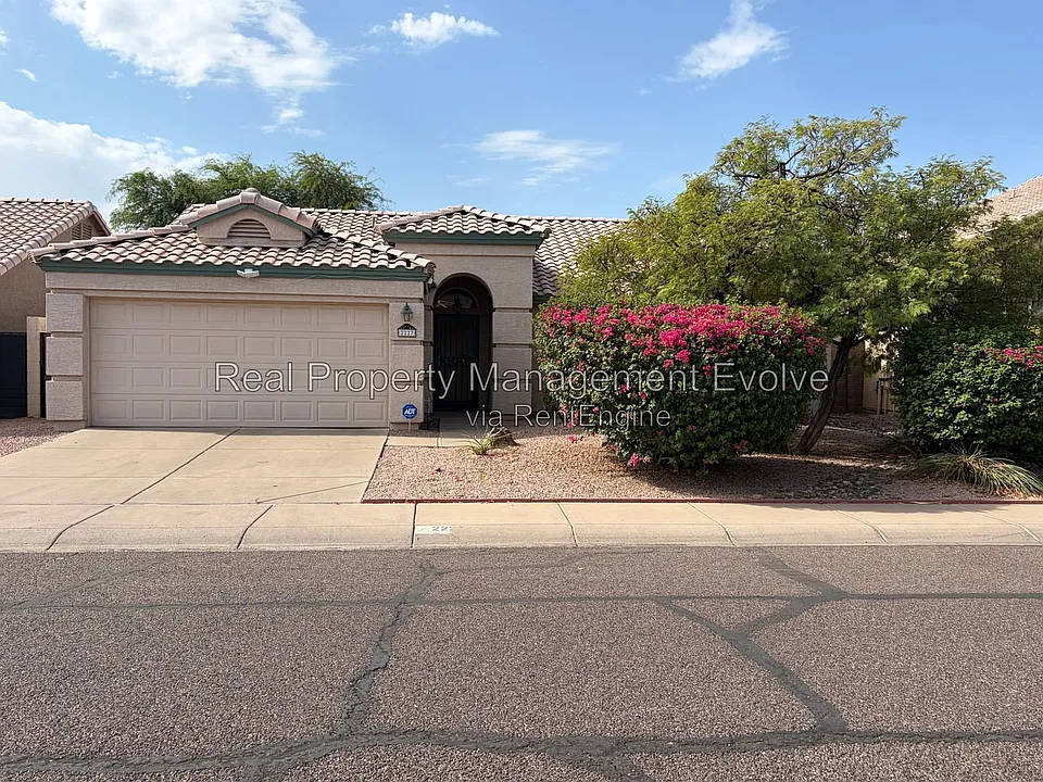 2227 E Edna Ave