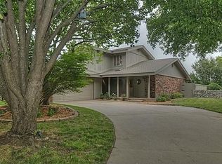 1833 Glynnwood Dr, Bartlesville, OK 74006