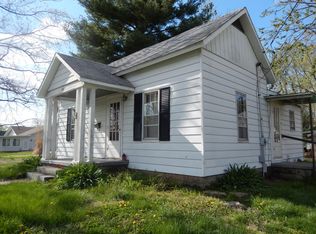 606 Smith St, Carmi, IL 62821