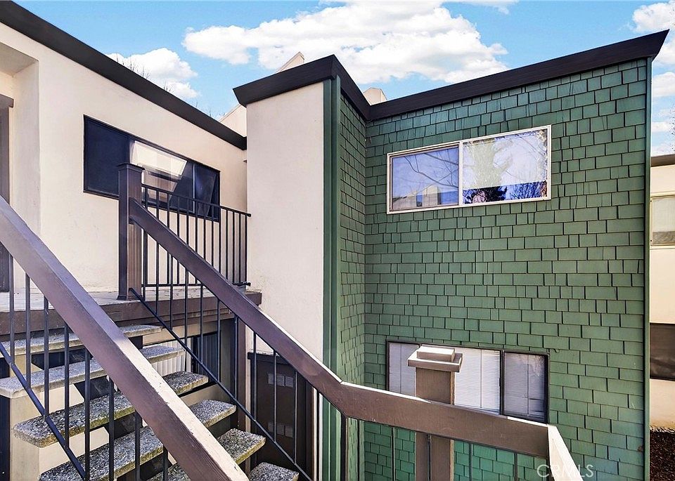 1st image of 555 Vallombrosa Ave APT 14
