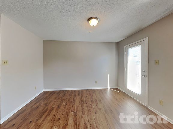 5th image of 10393 Fairmont Ln