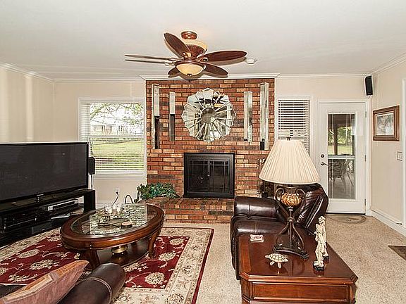 3rd image of 24010 E King Ct
