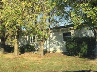 319 N 2nd Ave, Farmersburg, IN