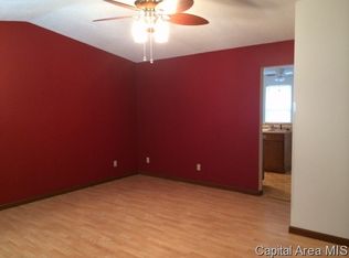 124 Agustus Ln, Springfield, IL 62703