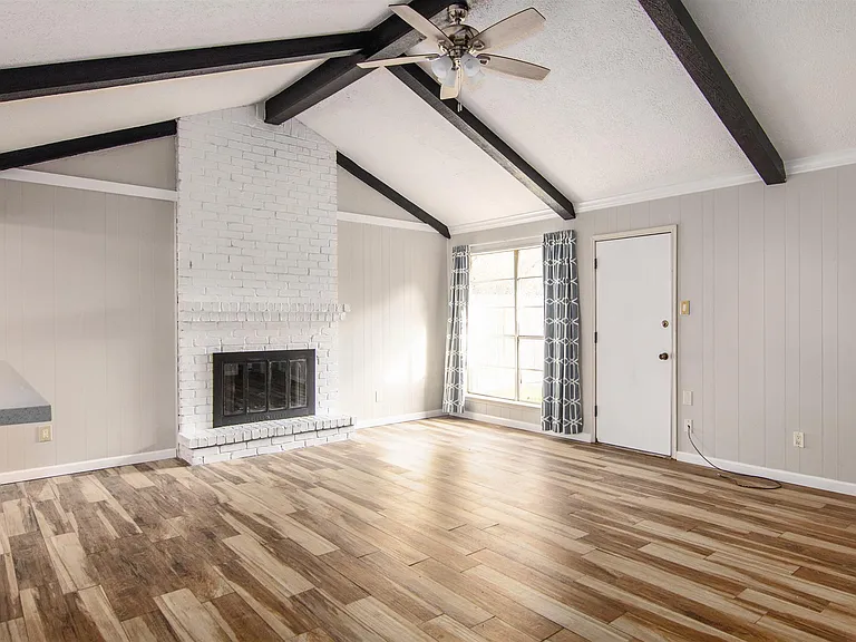 4305 Fairway St — Photo 4