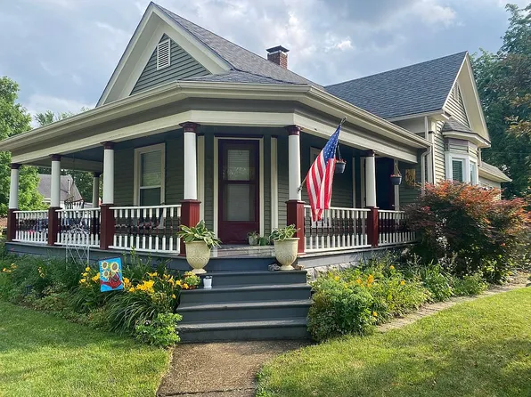 404 S Illinois St, Ashmore, IL 61912