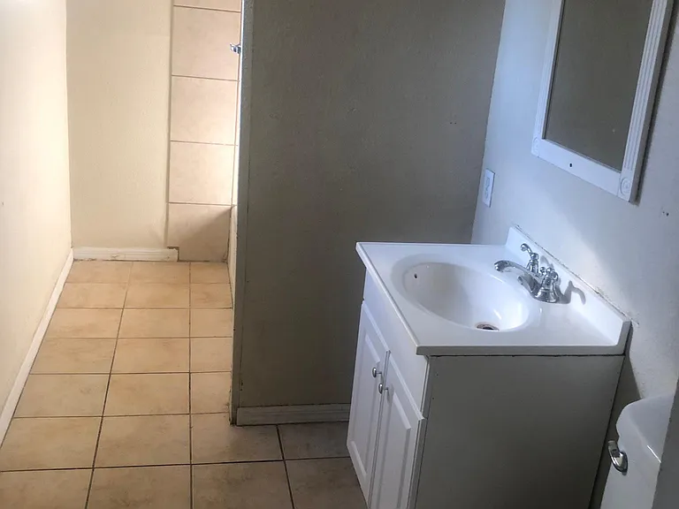 2621 Urquhart St — Photo 5