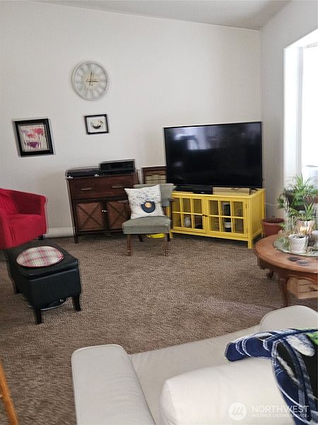 3rd image of 2916 Russell Road