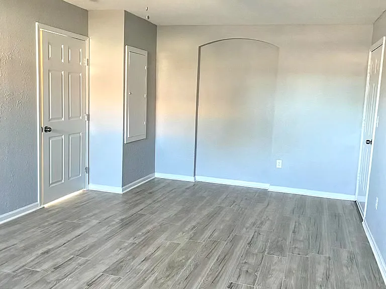 2300 W Marcy Dr — Photo 5