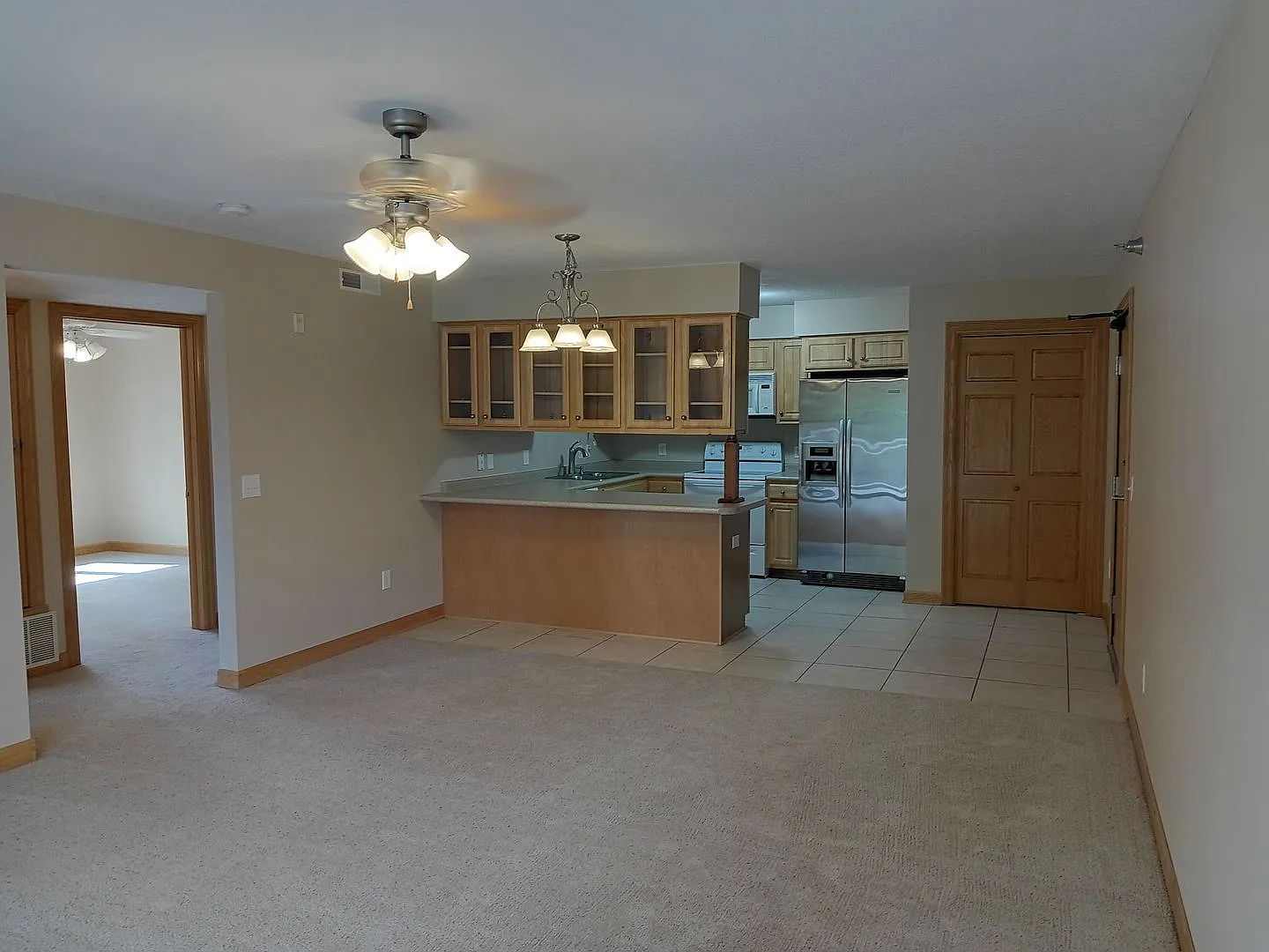 Shelly Rose Apartments — Photo 4