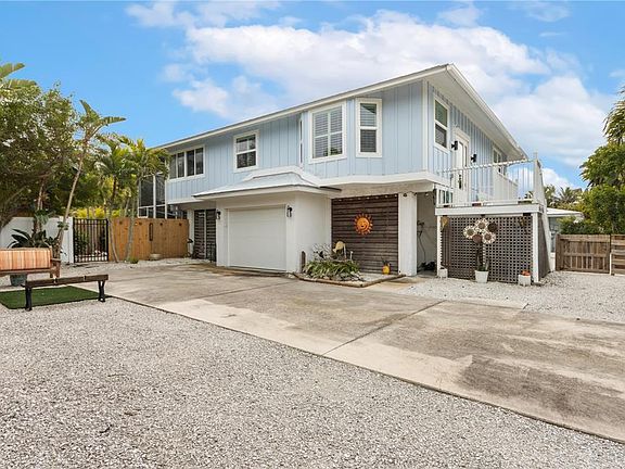 2nd image of 417 Poinsettia Rd