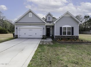 604 Mayapple Ln, Hubert, NC 28539