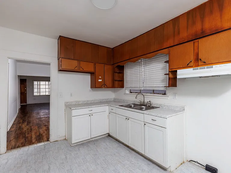 1306 Avenue R — Photo 7
