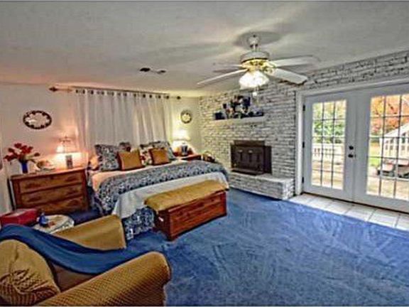 2nd image of 409 Holiday Cir