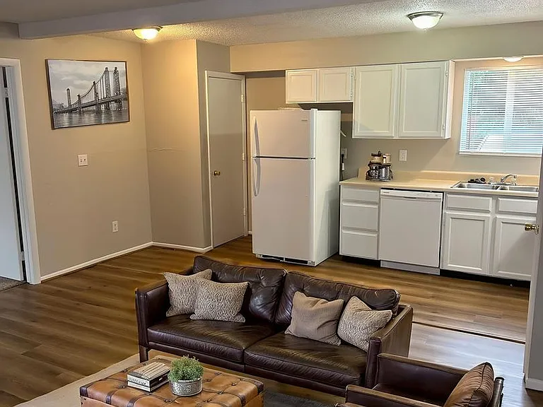 2609 E Dale St. — Photo 22