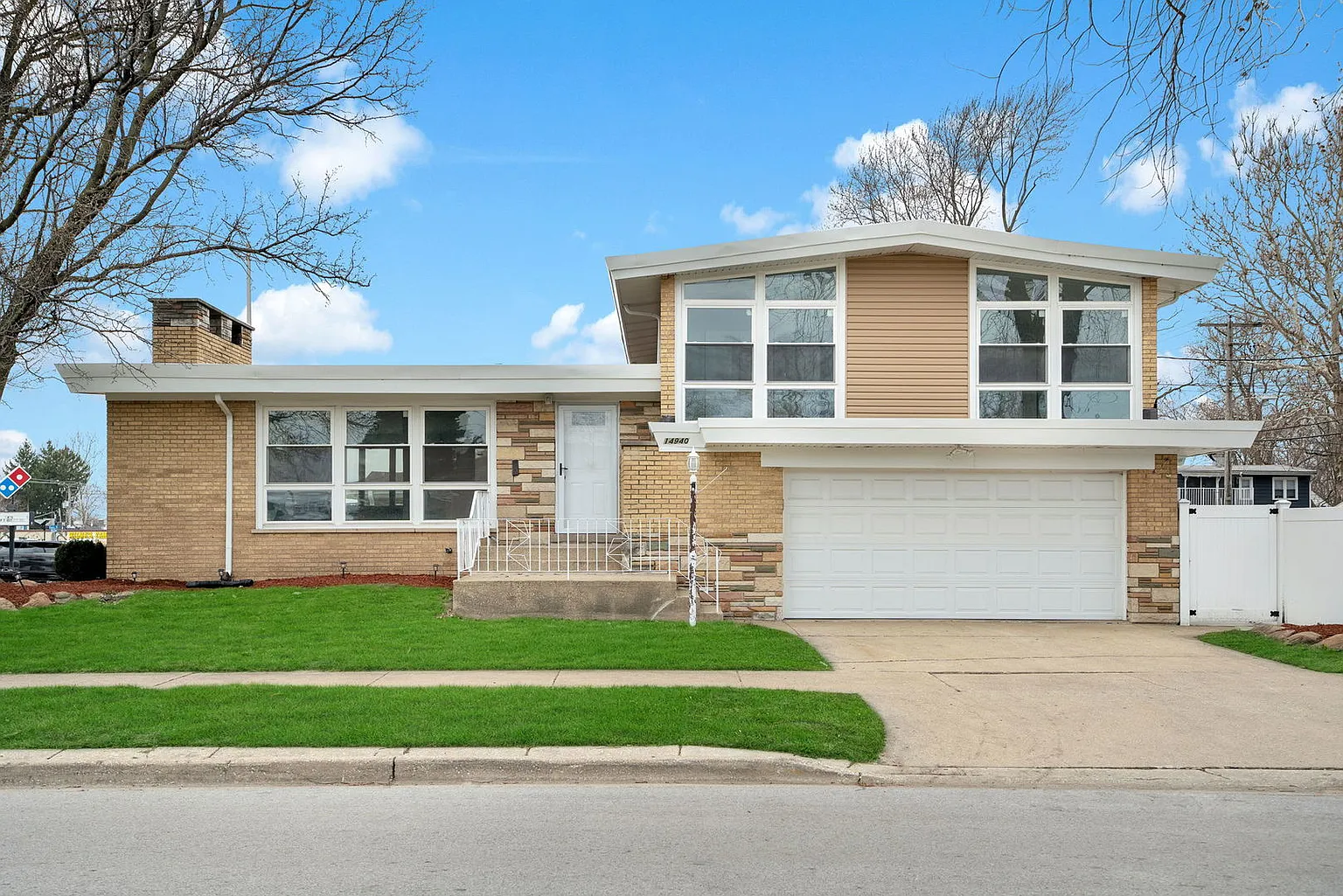 14940 Oak St photo 1