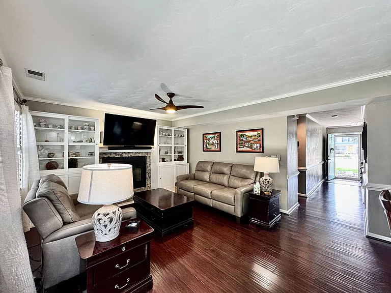 2337 Esplanade Dr — Photo 8