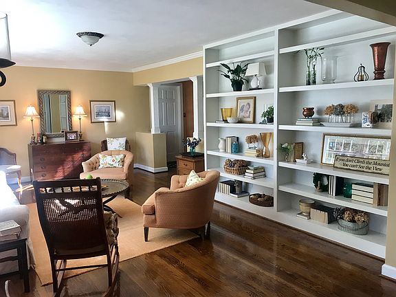 2nd image of 1729 Ashley Dr