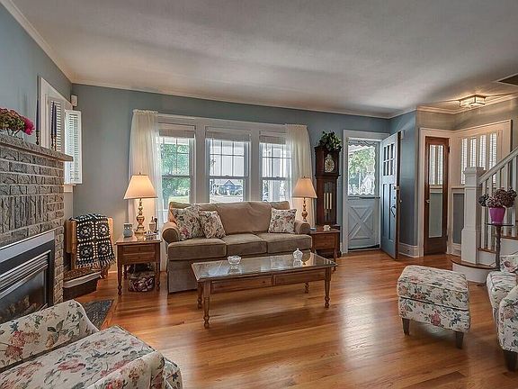 4th image of 203 Berkshire Ave