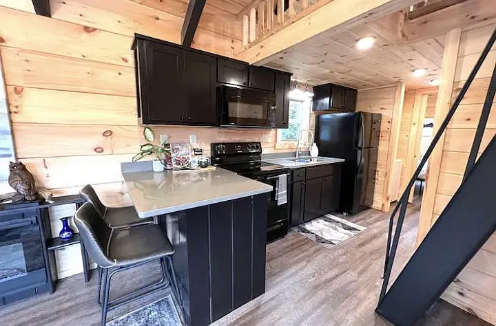 145 Fern Rd — Photo 4