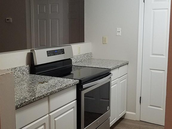 2nd image of 3554 Victor St APT 101