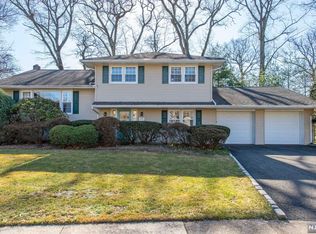 376 Francis Ct, Oradell, NJ 07649