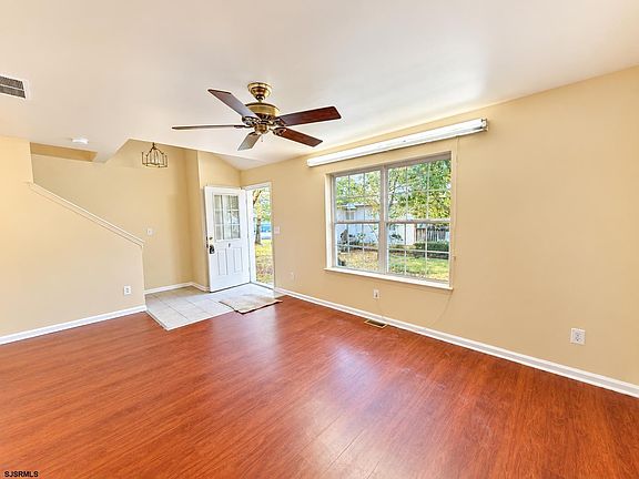 3rd image of 17F Oyster Bay Rd #17F