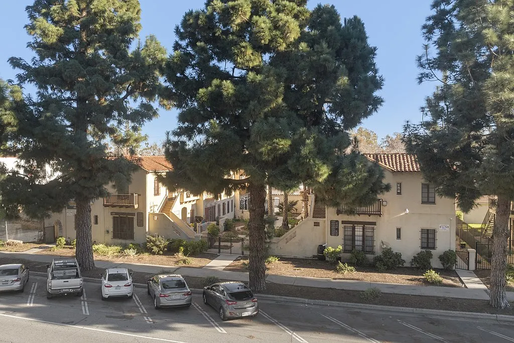 1 bed, 700 sqft, $1,725 — Photo 2
