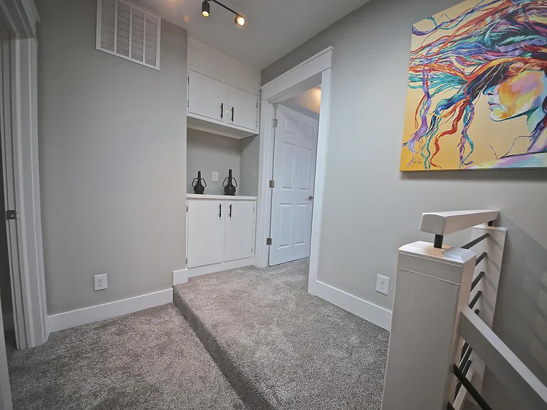 1612 E Camby Ct — Photo 18