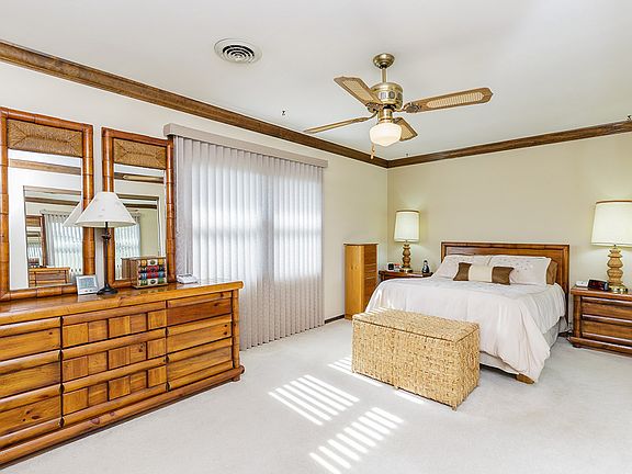 Call 314-550-1801 to view! 