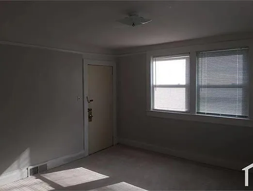 1505 Elmer St — Photo 3